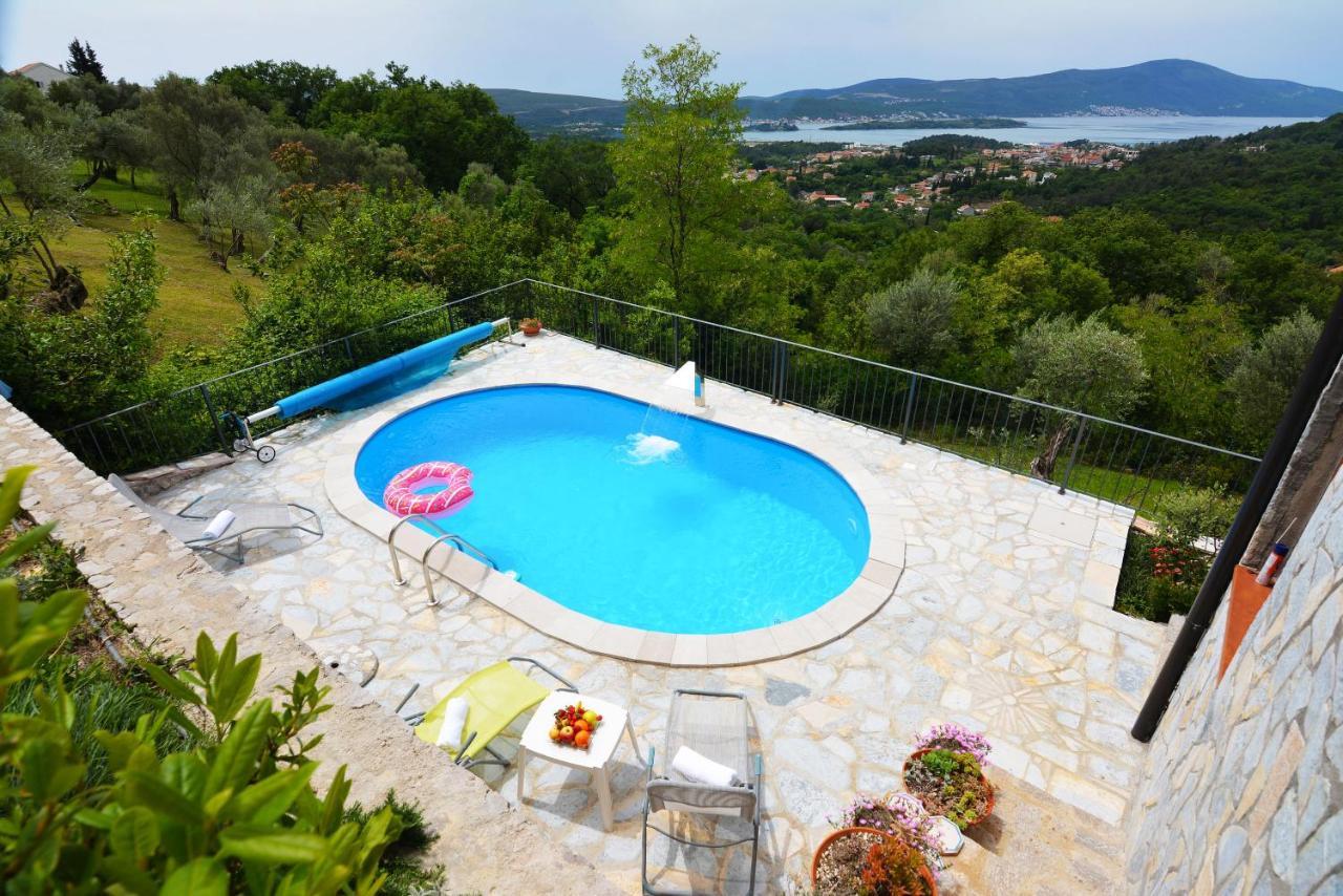 Sunset Holiday Home 티바트 외부 사진